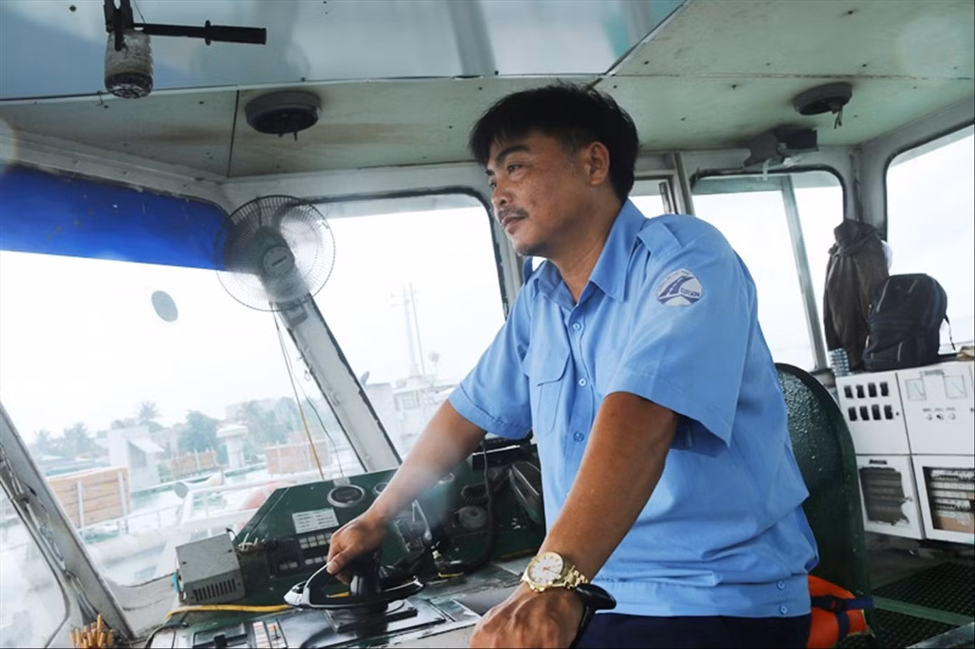 Chia tay bến phà trăm năm ảnh 2