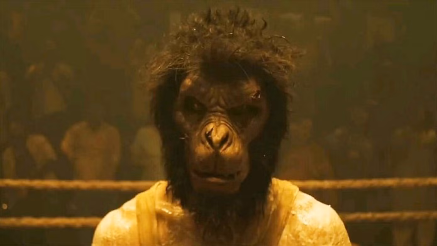 Hình ảnh trong phim Monkey Man báo thù.
