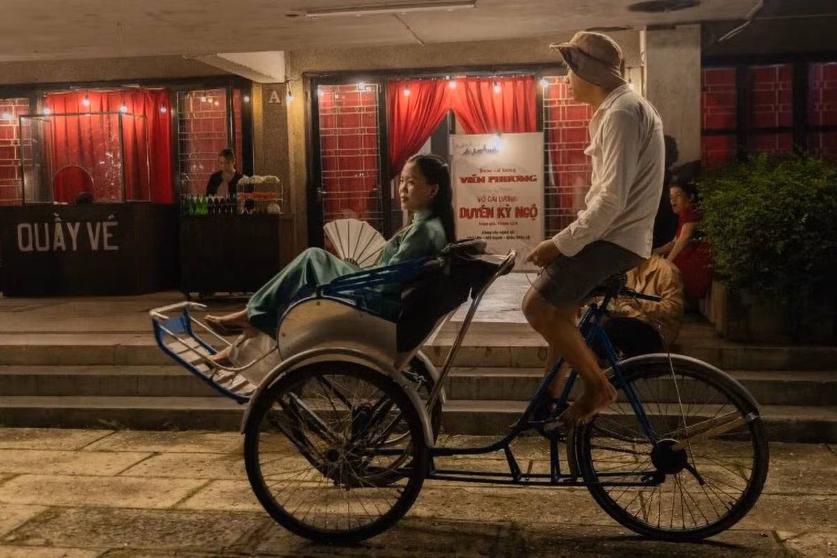 Sáng đèn không có nhiều yếu tố hút khách như những phim Việt chiếu Tết khác.