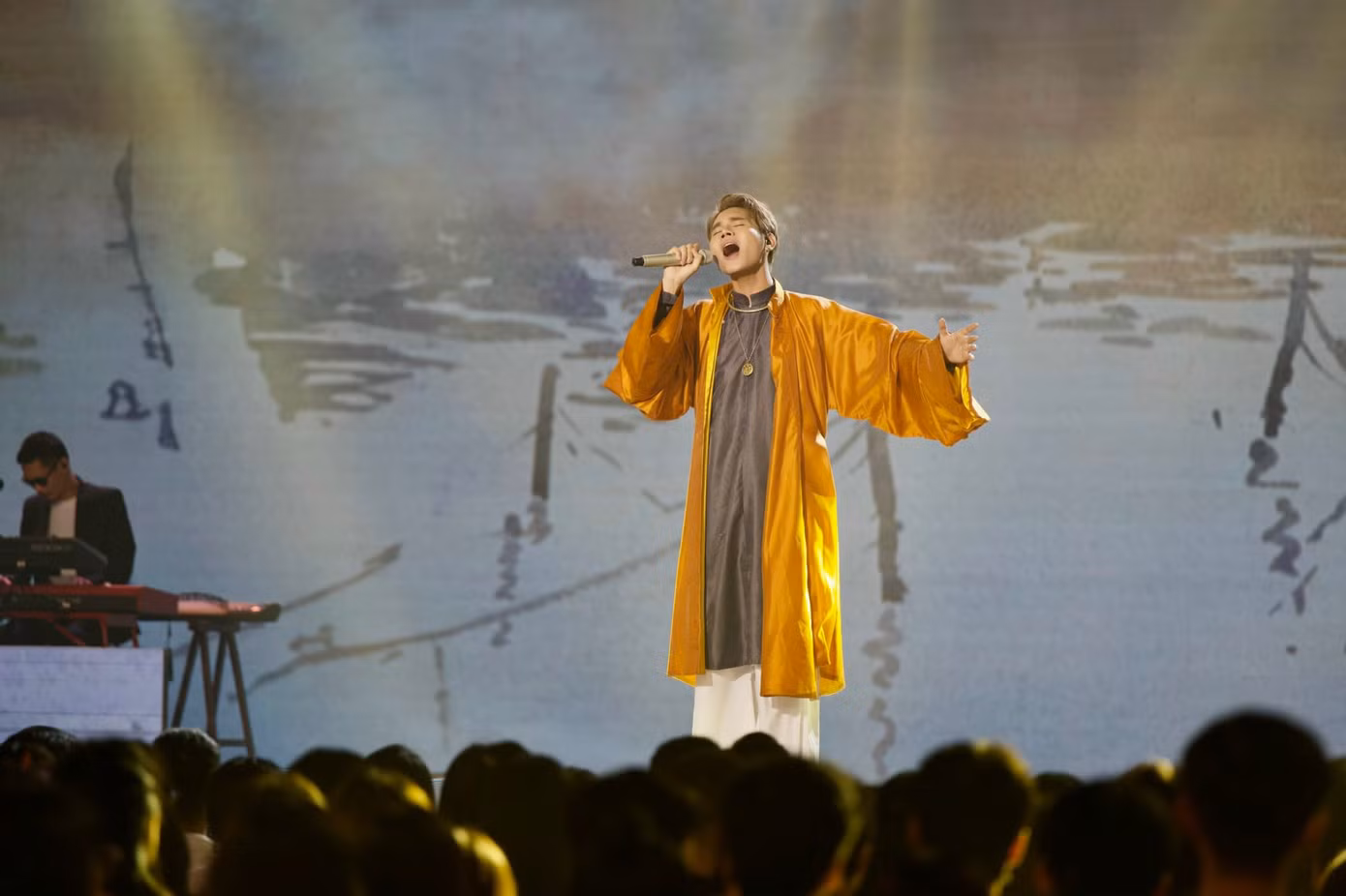 Màn trình diễn của Lâm Phúc trong live show 3 được đánh giá cao hơn các vòng trước.