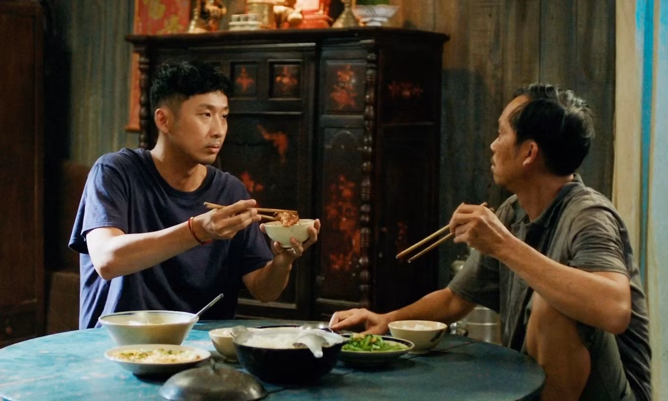Thông điệp chính của Làm giàu với ma vẫn là tình phụ tử, tình cảm gia đình.