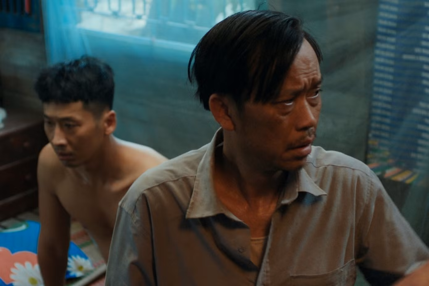 Doanh thu cuối tuần của Làm giàu với ma giảm gần một nửa so với tuần trước.