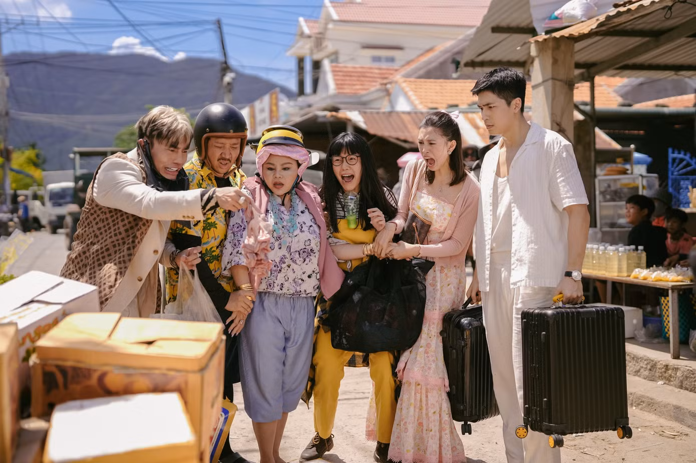 Phim của Trấn Thành đạt doanh thu cao nhưng tạo luồng tranh cãi gay gắt. Phim của Trấn Thành đạt doanh thu cao nhưng tạo luồng tranh cãi gay gắt.