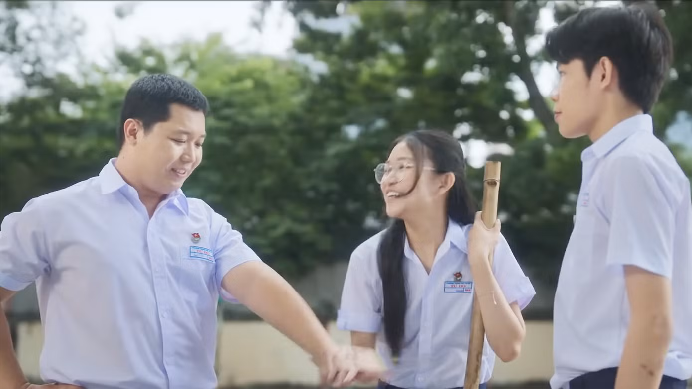 Các nhân vật đọc thoại như đang đọc sách giáo khoa.