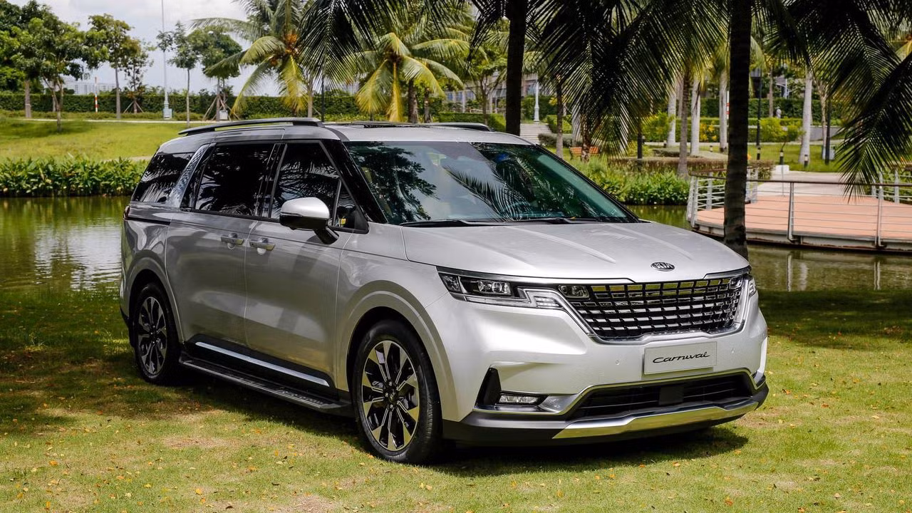 Kia Carnival.
