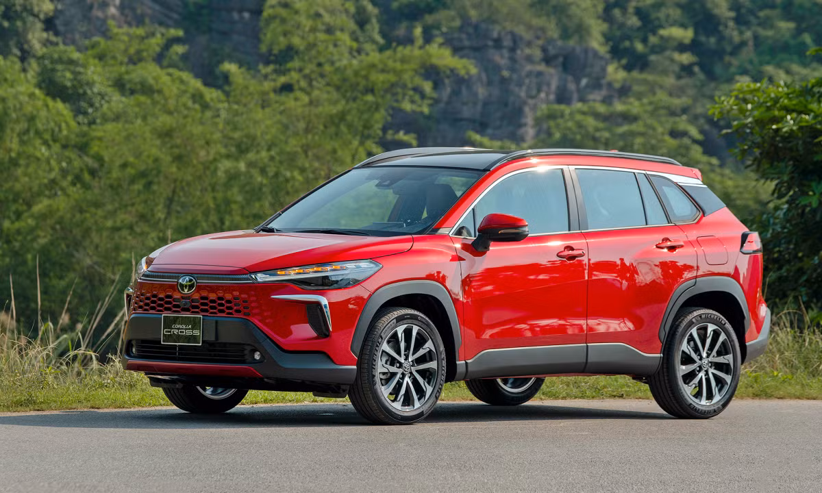 Toyota có chính sách bảo hành riêng đối với các dòng xe hybrid như Corolla Cross, Yaris Cross hay Camry.