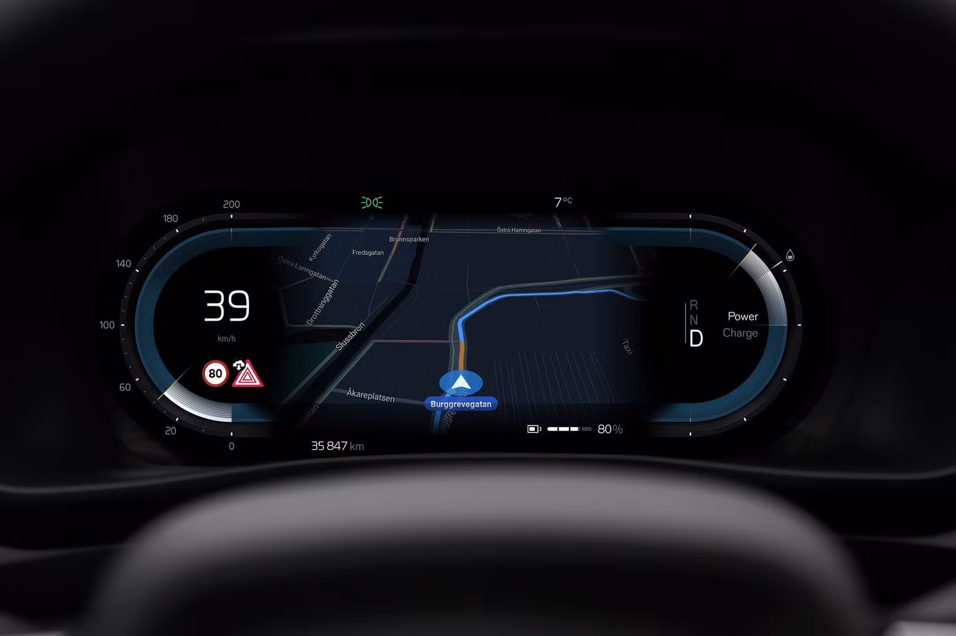 Chủ xe Volvo sẽ nhận được cảnh báo trên màn hình về vụ tai nạn phía trước.