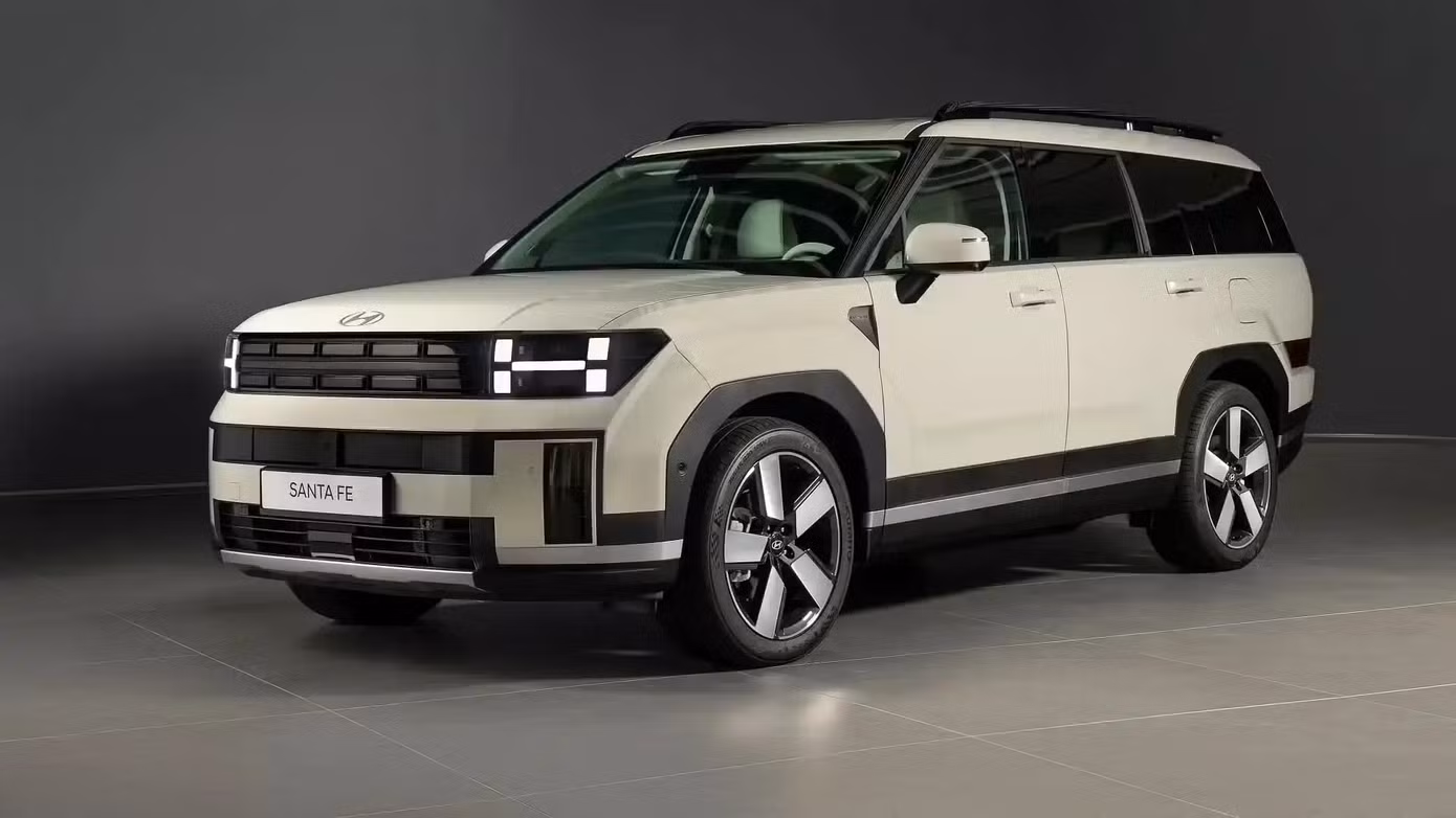 Hyundai được cho là đang phát triển phiên bản thuần điện của mẫu SUV Santa Fe.