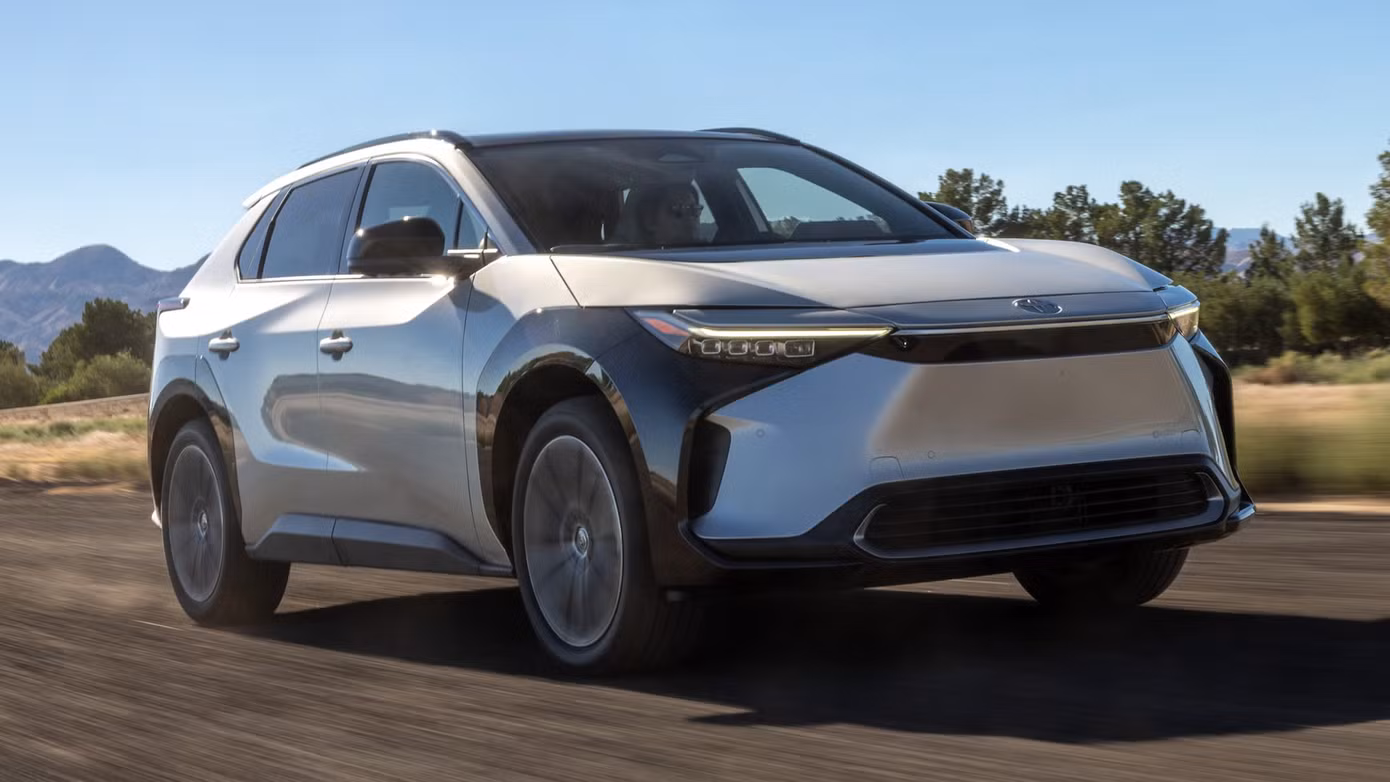 Crossover điện Toyota bZ4X.