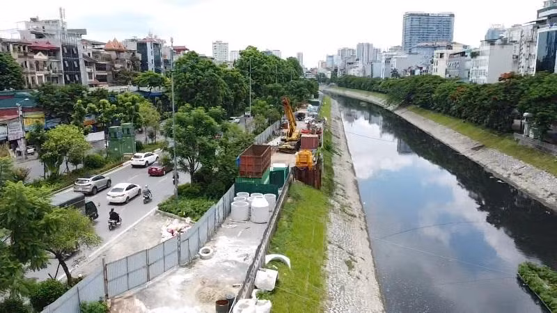 Dự án do Ban Quản lý dự án đầu tư xây dựng công trình hạ tầng kỹ thuật và nông nghiệp Hà Nội (Ban Hạ tầng và nông nghiệp) làm chủ đầu tư, có tiến độ thi công, hoàn thành giai đoạn 2013 - 2021, tuy nhiên hiện dự án đang bị chậm tiến độ.