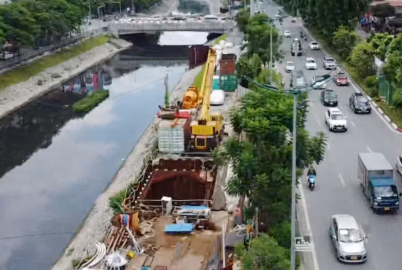 Theo ông Bảo, toàn dự án có hơn 100 giếng kỹ thuật. Dự kiến, việc công trường dự án nằm trên đường đi bộ sông Tô Lịch sẽ kéo dài đến năm 2024 sẽ xong.