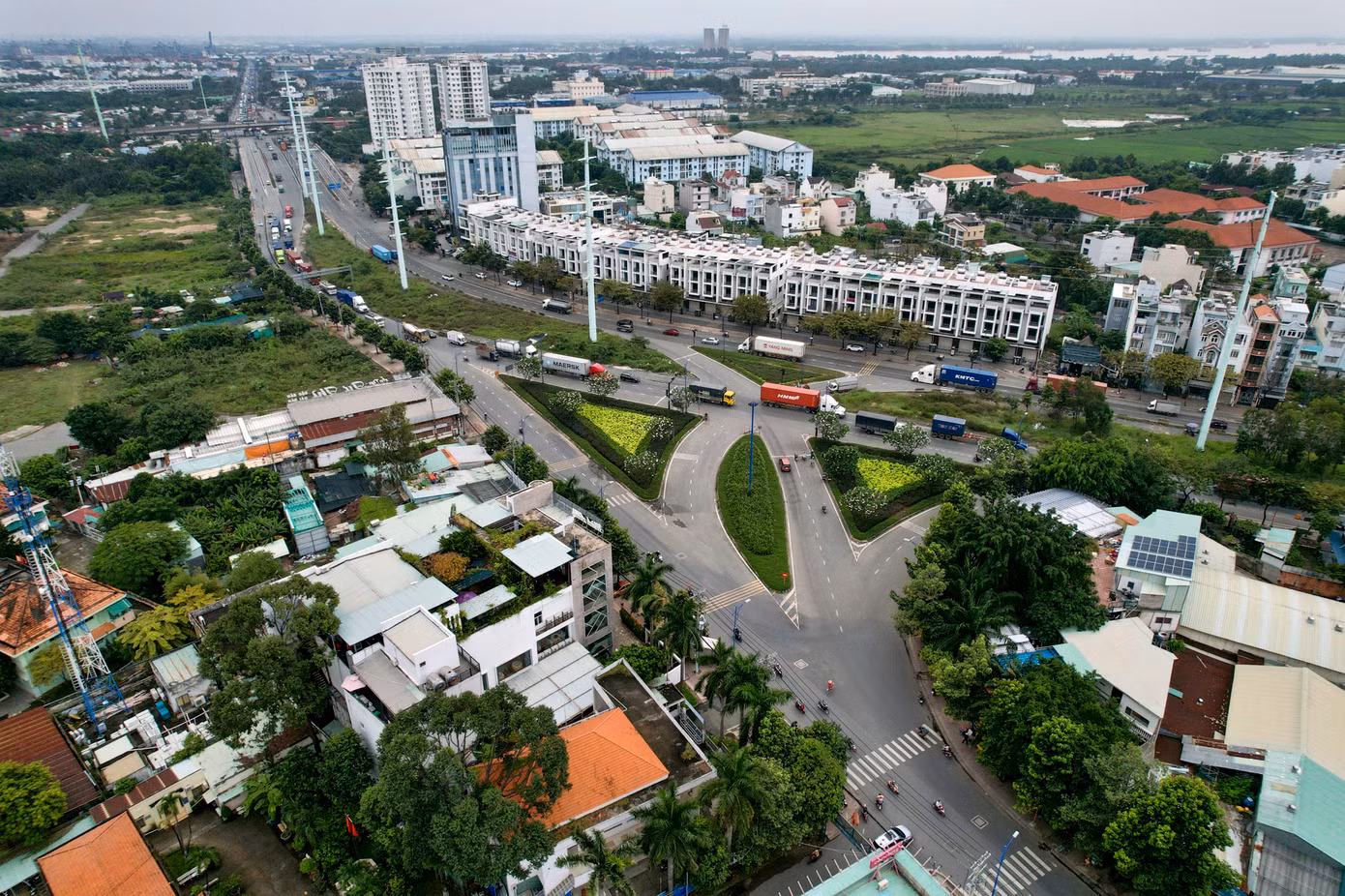 Điểm cuối dự án nâng cấp, mở rộng đường Nguyễn Thị Định sẽ đấu nối với cầu Mỹ Thủy. Việc hàng loạt dự án hạ tầng lớn ở TP. Thủ Đức được triển khai với kỳ vọng thay đổi diện mạo giao thông cho "thành phố trong thành phố" đầu tiên của cả nước.