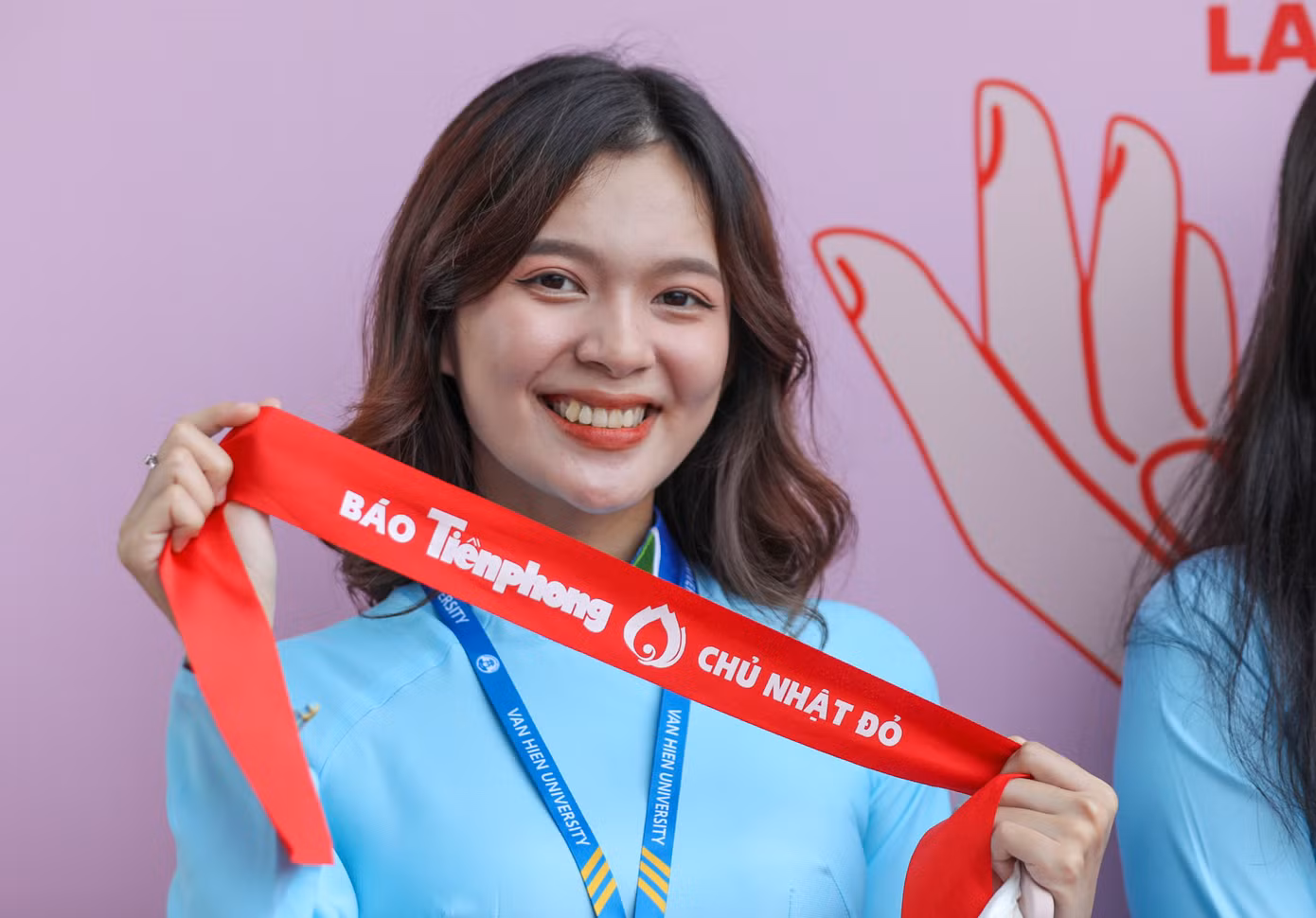 Rất đông các bạn sinh viên trường Đại học Văn Hiến cùng hưởng ứng Ngày hội hiến máu Chủ nhật Đỏ.