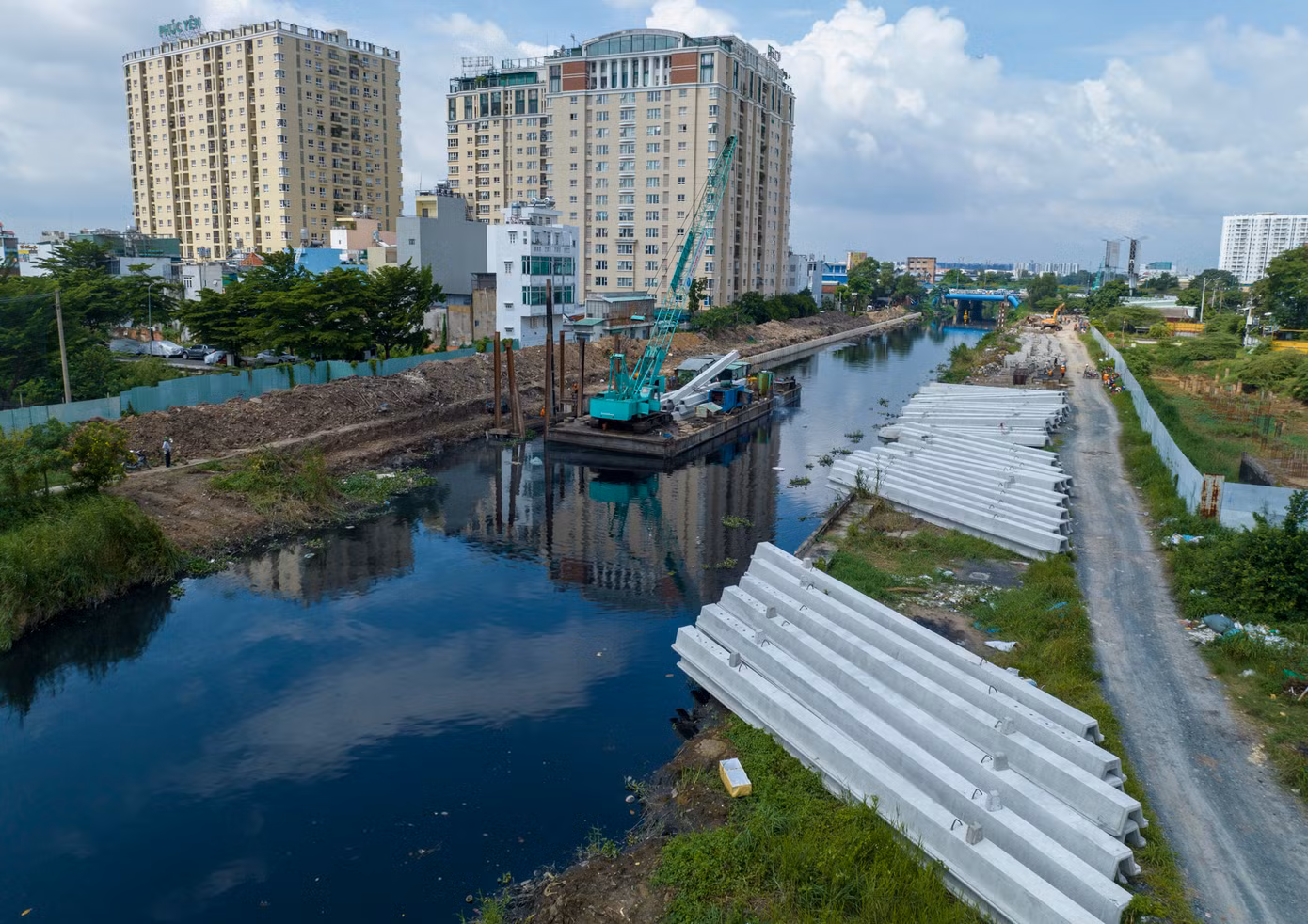 Trong giai đoạn 2, dự án đóng vai trò cải tạo 7 quận, huyện gồm: 12, Bình Tân, Tân Phú, Tân Bình, Gò Vấp, Bình Thạnh, huyện Bình Chánh, tổng chiều dài gần 32 km.