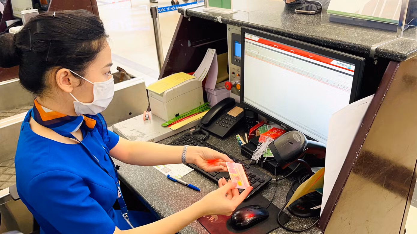 Với quy trình này, hành khách khi làm thủ tục hàng không, chỉ cần xuất trình CCCD gắn chip, quét vào hệ thống sẽ nhận diện được hành khách giúp cho các thủ tục được nhanh chóng.