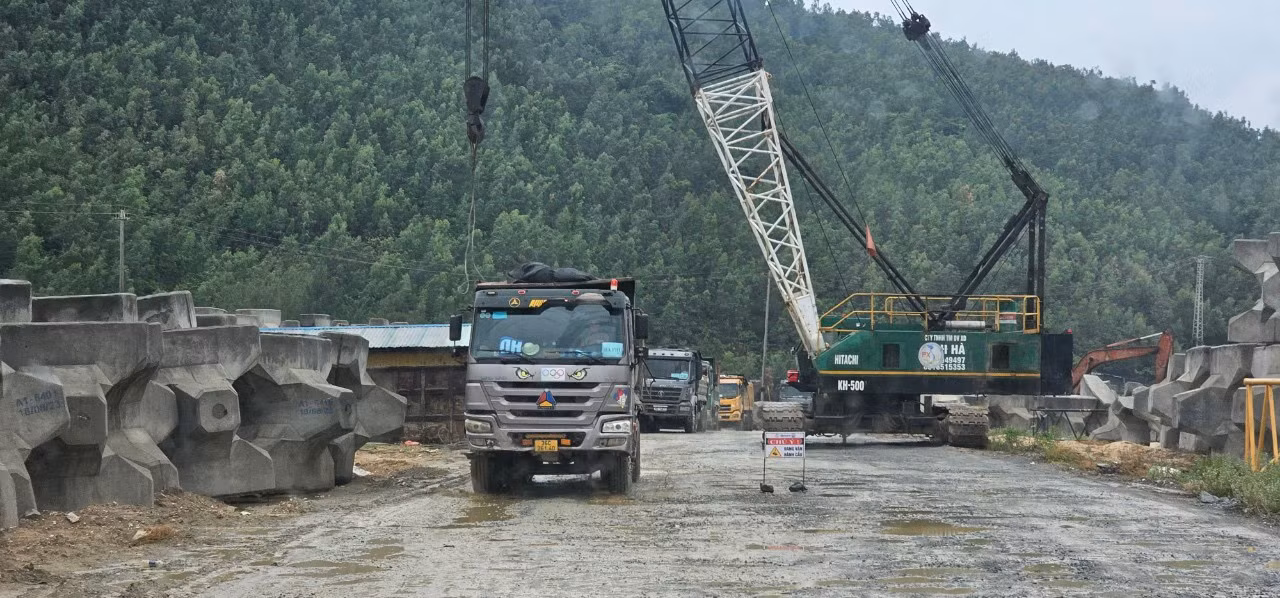 Nhiệt điện Quảng Trạch dùng công nghệ chạy bằng than.