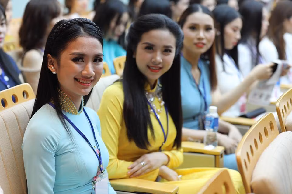 Suýt lỡ thi Hoa hậu Việt Nam vì... răng sứ ảnh 3