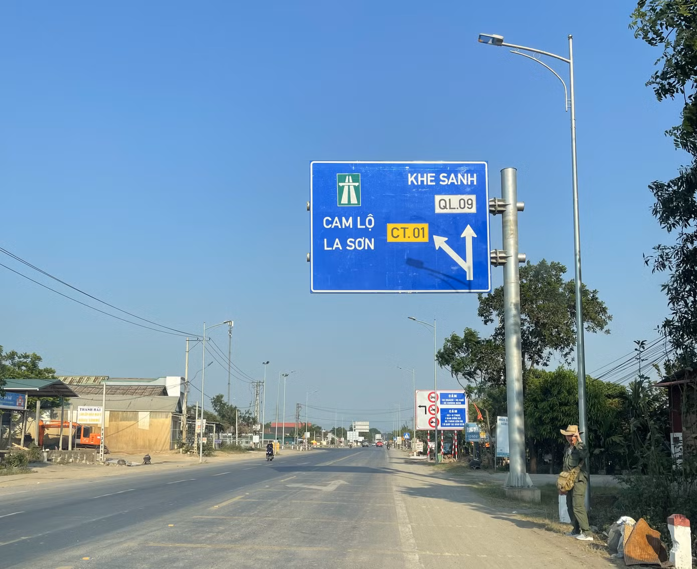 Điểm nối Quốc lộ 9 vào cao tốc Cam Lộ-La Sơn.