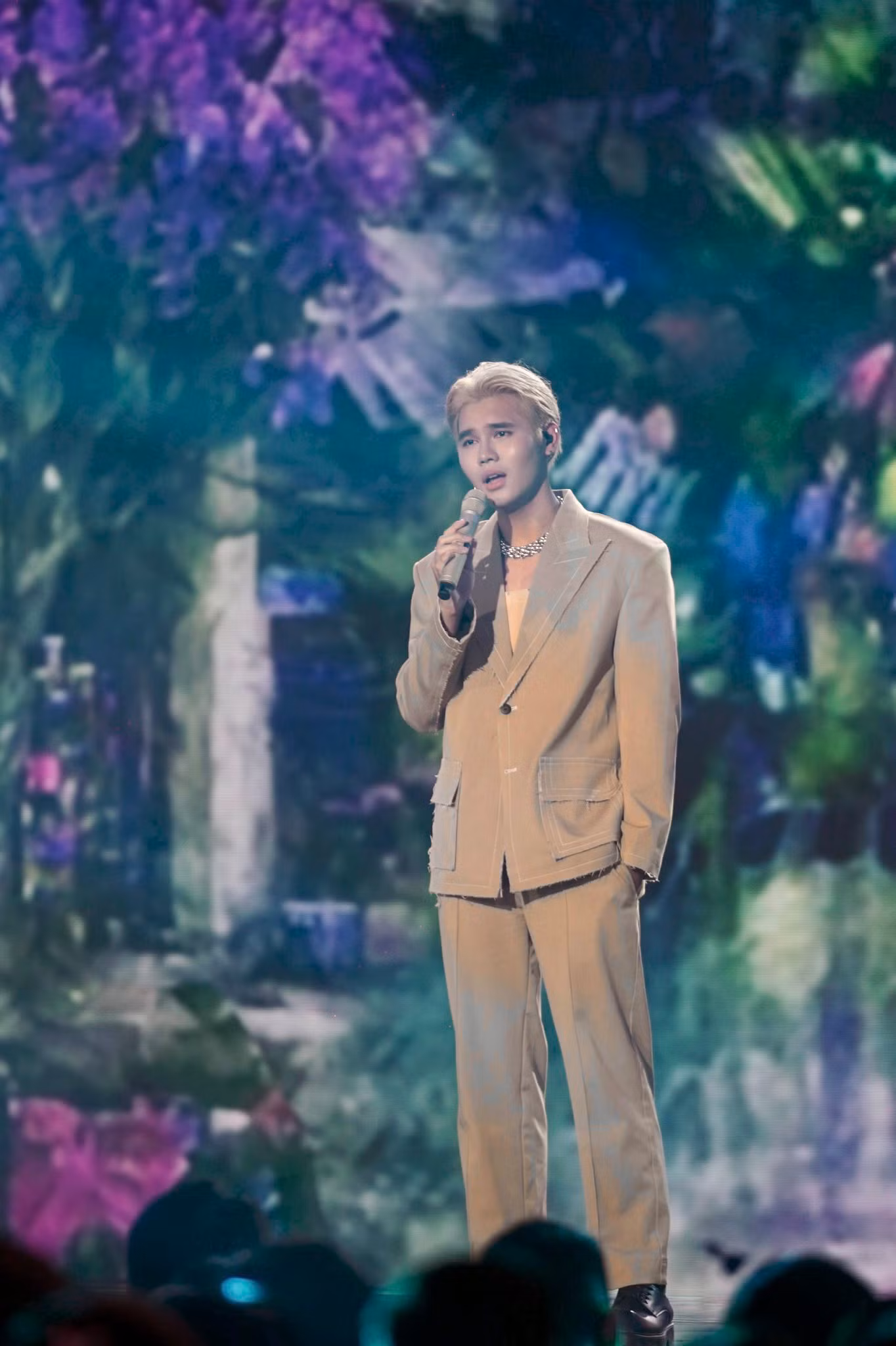 Lê Khoa là thí sinh phải chia tay với chương trình sau live show 2.