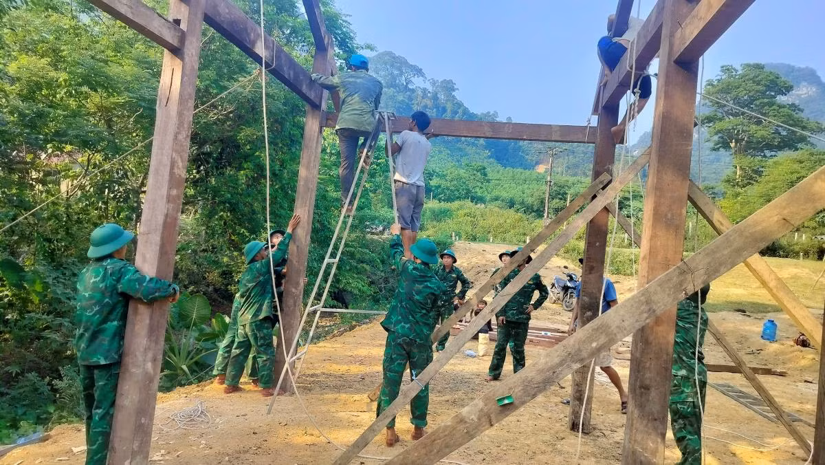 Chương trình đã đóng góp ngày công để sửa chữa nhà; xây dựng mới 3 nhà tình thương, 2 nhà “Đại đoàn kết”, 12 công trình “vệ sinh vì cộng đồng”…
