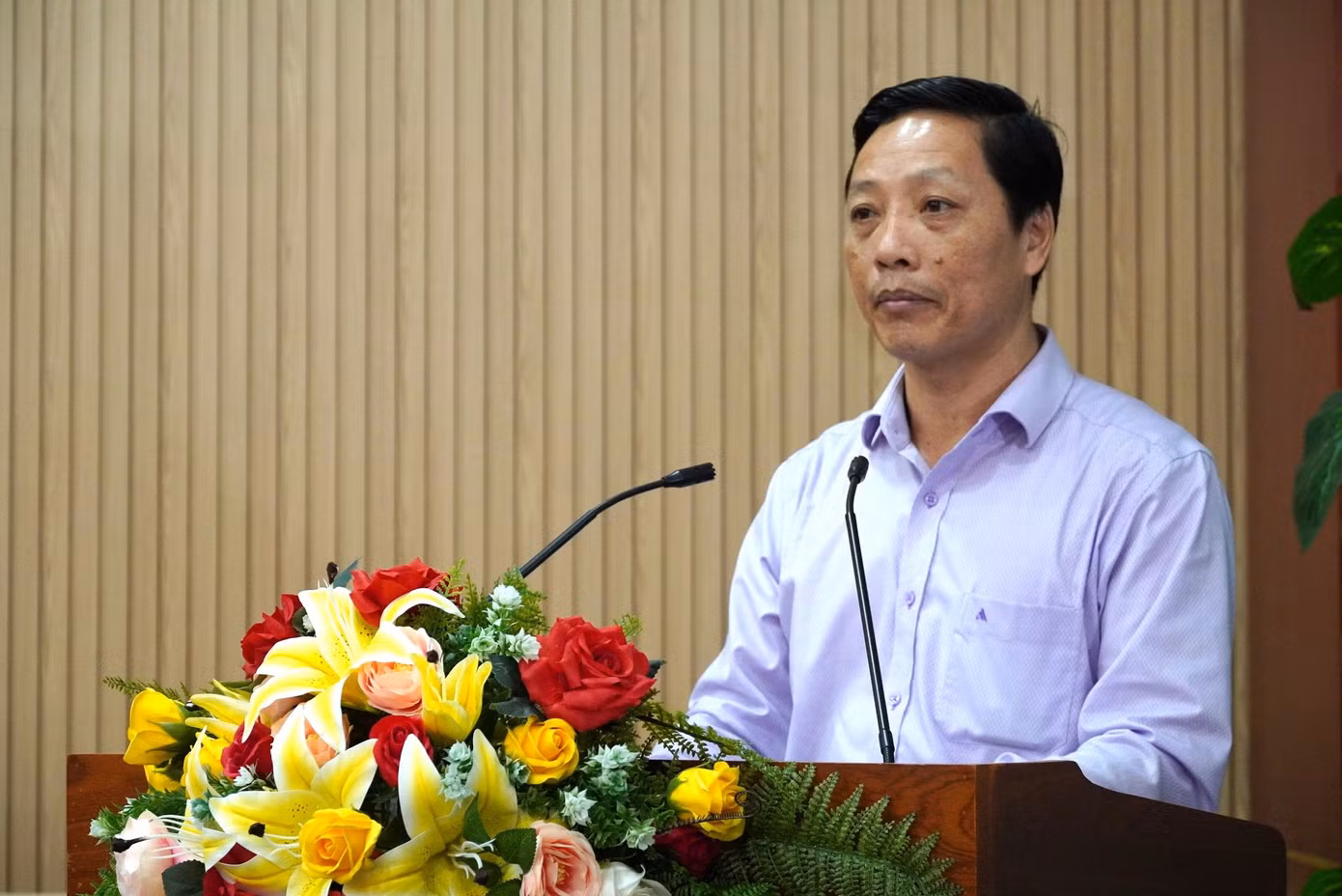 Ông Tiêu Minh Tiên - Phó Giám đốc Sở Văn hóa - Thể thao và Du lịch tỉnh Cà Mau - thông tin tại buổi họp báo.