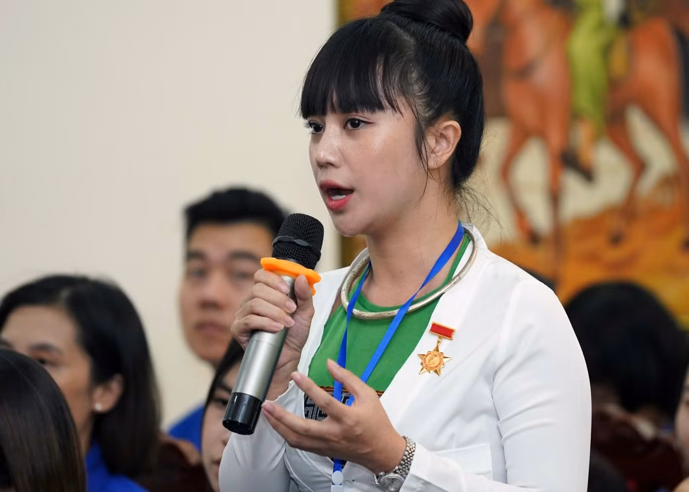 Các đại biểu phát biểu ý kiến tại chương trình. Các đại biểu phát biểu ý kiến tại chương trình.