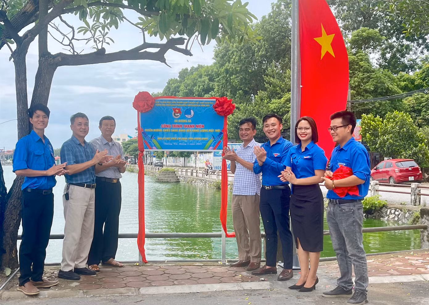 Đoàn xã - Hội LHTN xã Dương Xá khánh thành công trình.