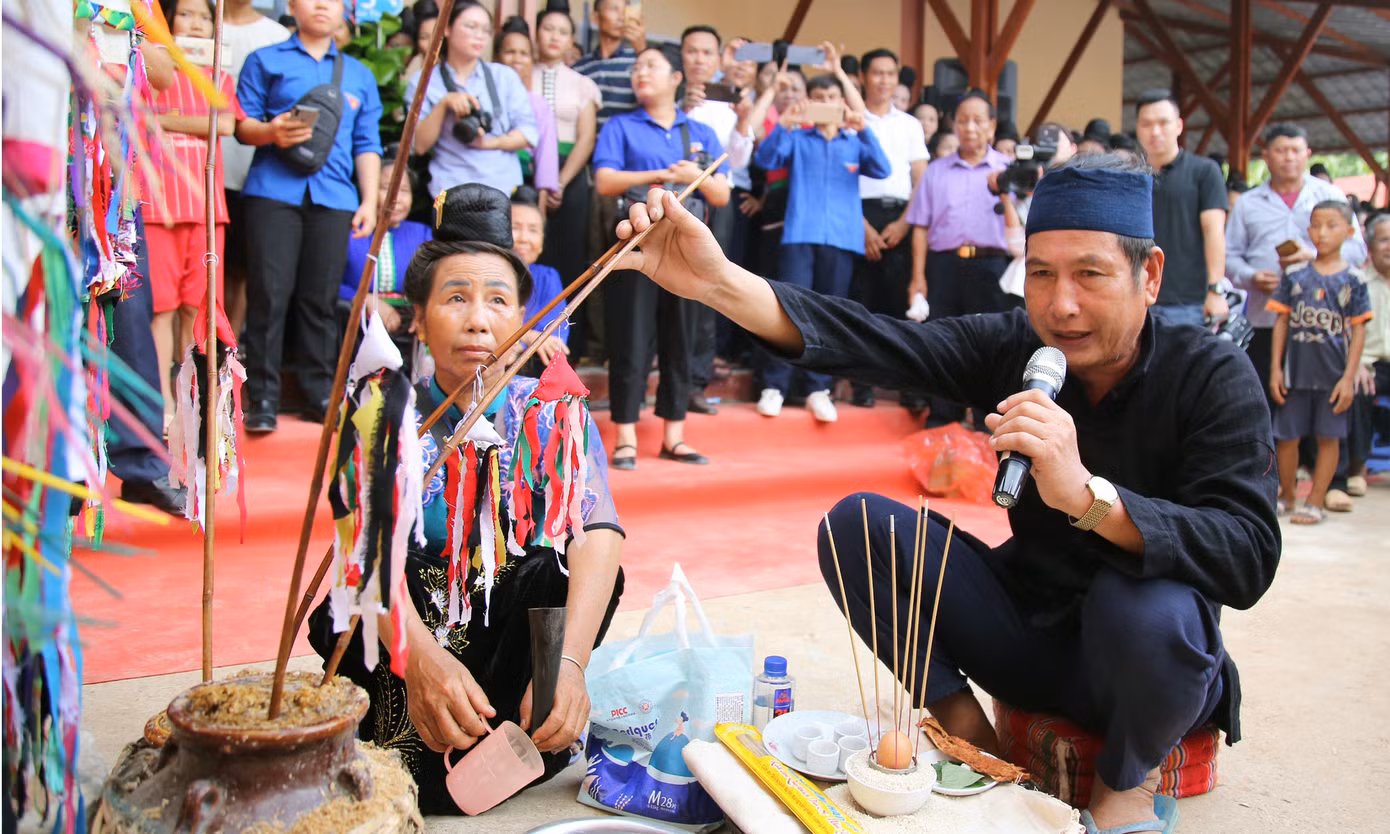Nhiều hoạt động văn hóa, tình nguyện đã diễn ra tại Nhà Văn hóa cộng đồng dân tộc La Ha. Ảnh: Lâm Đăng Hải