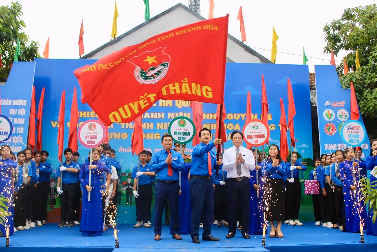 Ngày 30/5, Tỉnh Đoàn Khánh Hòa tổ chức lễ ra quân Chiến dịch Thanh niên tình nguyện hè và ra quân cao điểm Thanh niên Khánh Hòa chung tay xây dựng nông thôn mới năm 2024 với chuỗi hoạt động sôi nổi.