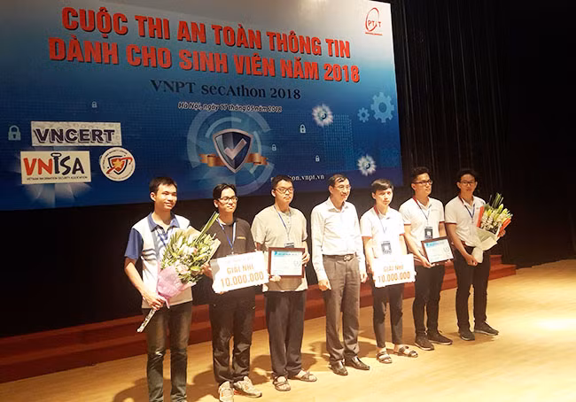 Sinh viên Duy Tân về Nhì Cuộc thi An toàn Thông tin-VNPT Secathon 2018 ảnh 1