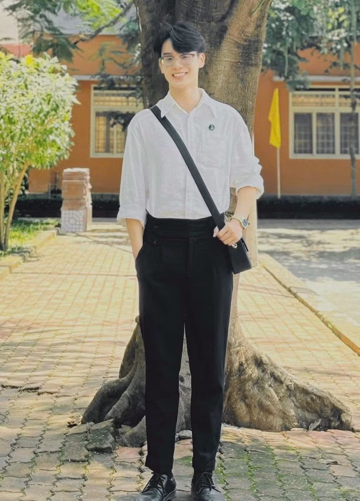 Nam sinh Nhân văn với gương mặt điển trai.