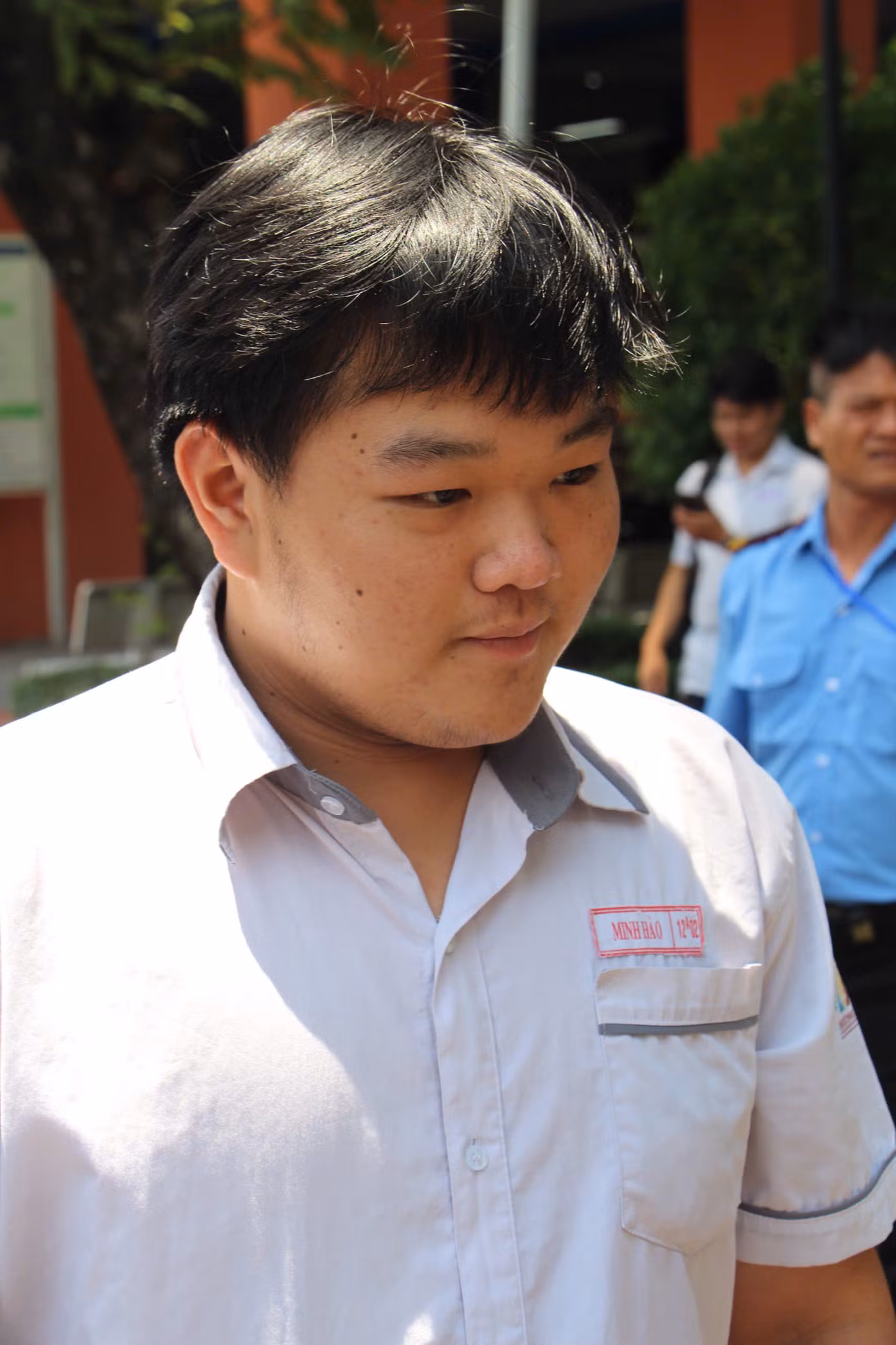 Minh Hào học sinh trường THPT Hùng Vương (TP. HCM) chia sẻ sau khi thi xong. (Ảnh: Hoàng Phúc)