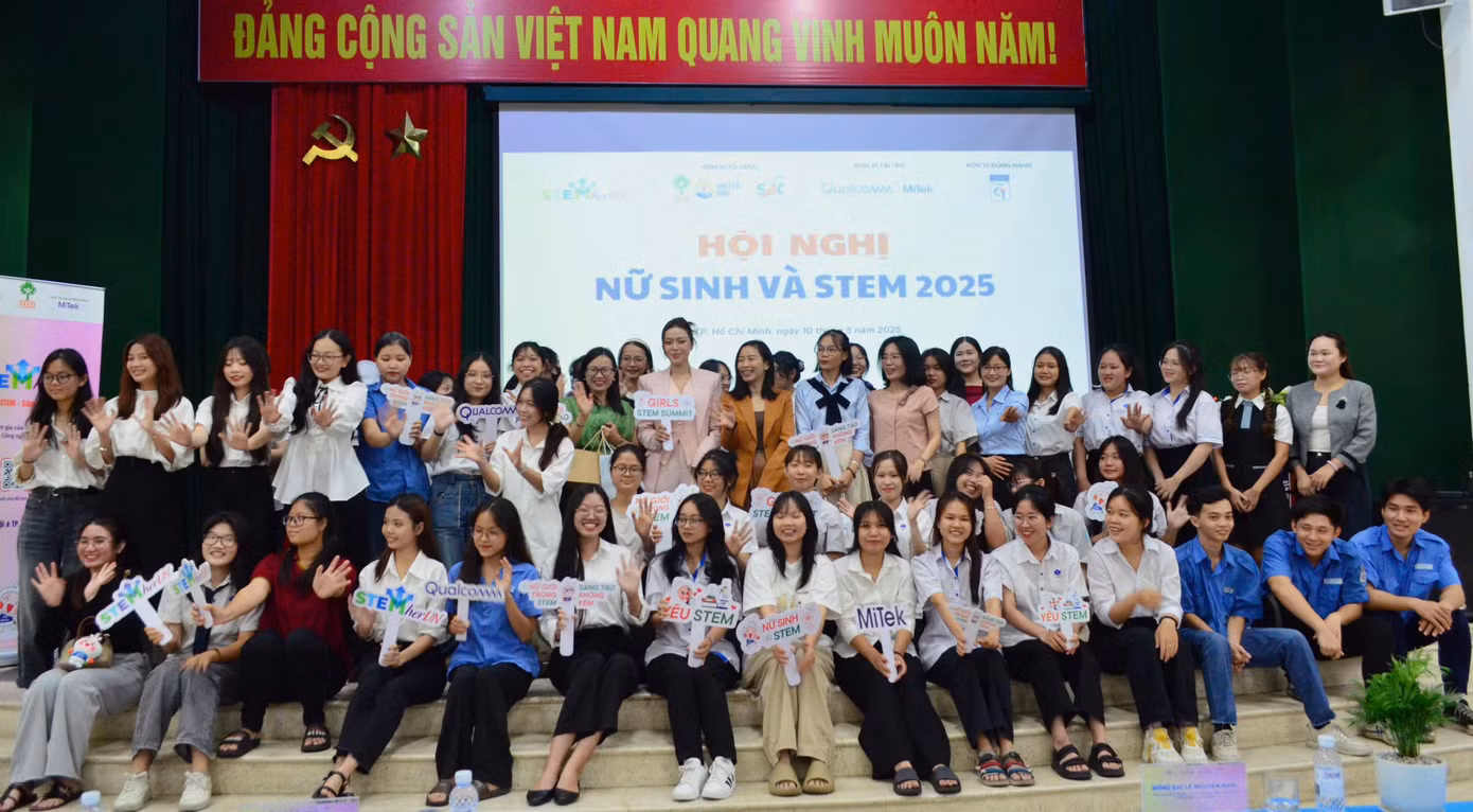 Không khí rộn ràng và tràn đầy năng lượng tại Hội nghị “Nữ sinh và STEM” năm 2025.