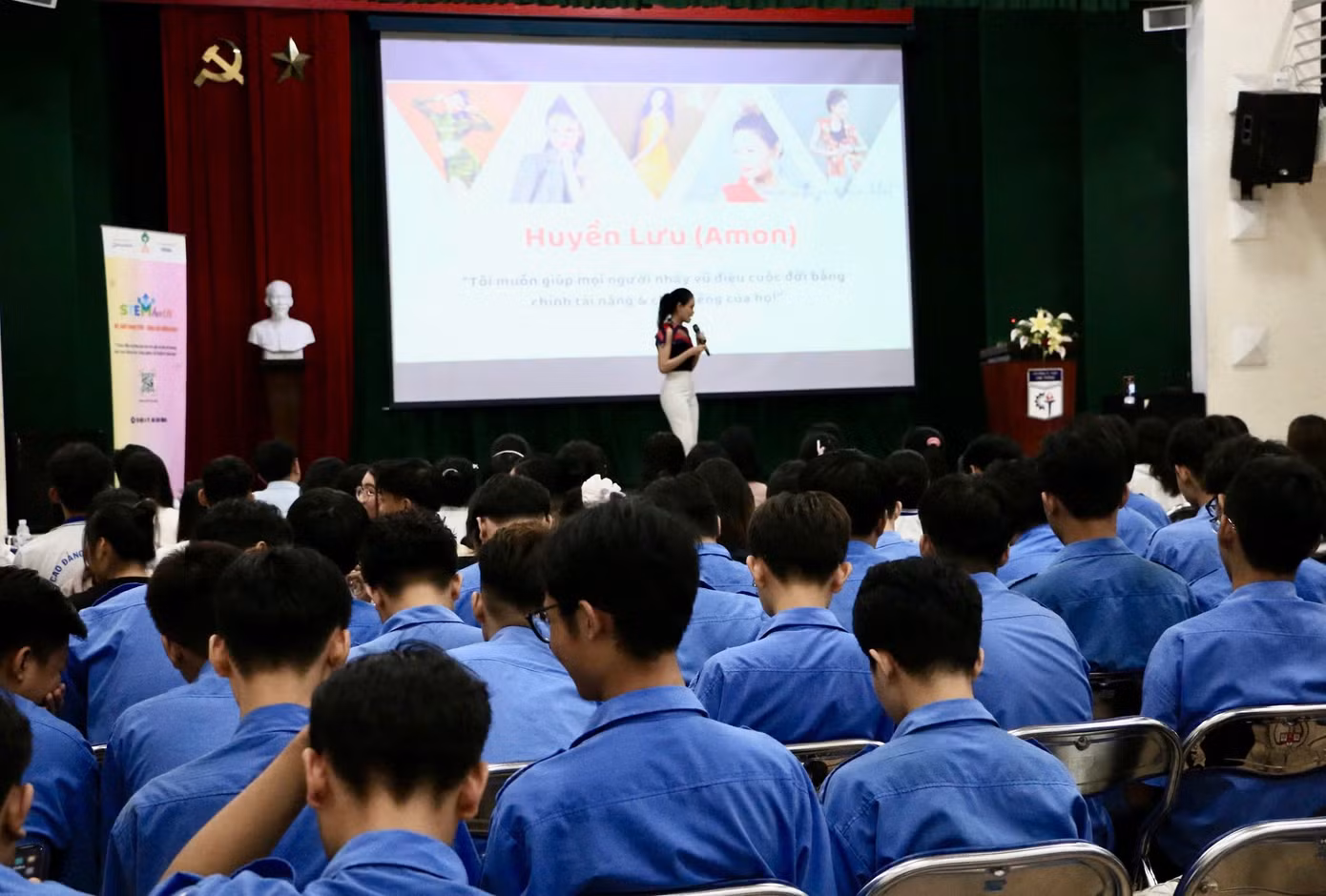 Chị Lưu Thanh Huyền chia sẻ truyền cảm hứng tại hội nghị “Nữ sinh và STEM”. (Ảnh: Mỹ Đình)