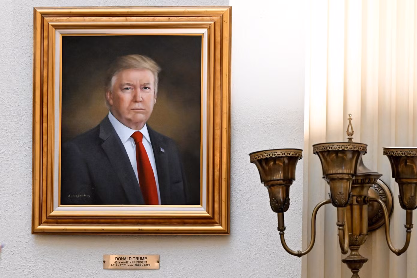 Ông Trump không thích bức tranh chân dung do bà Boardman vẽ. Ảnh: Getty Images.