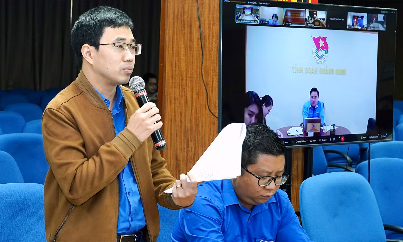 ANh Bùi Hoàng Tùng phát biểu ý kiến tại hội nghị. Ảnh: Ngọc Thắng ANh Bùi Hoàng Tùng phát biểu ý kiến tại hội nghị. Ảnh: Ngọc Thắng