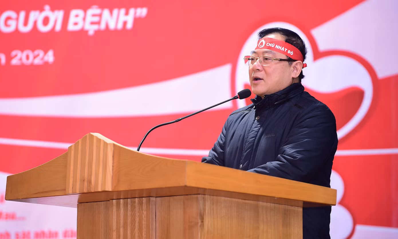 Nhà báo Lê Xuân Sơn - Tổng Biên tập báo Tiền Phong phát biểu tại chương trình. Ảnh: Xuân Tùng