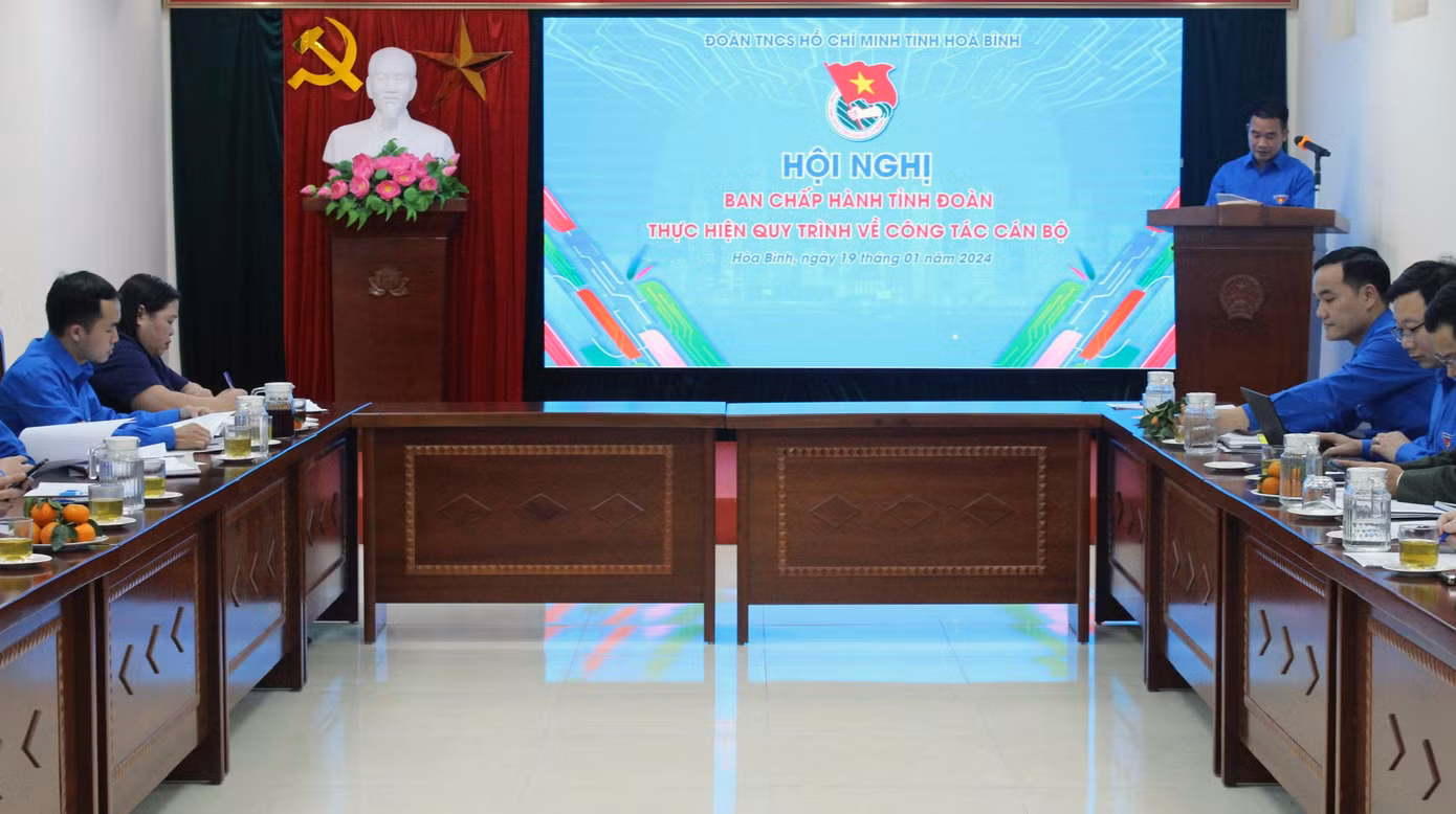 Quang cảnh Hội nghị Ban Chấp hành Tỉnh Đoàn Hòa Bình khóa XVII, nhiệm kỳ 2022 – 2027. Ảnh: TĐHB