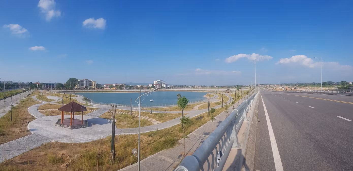 Chủ tịch UBND tỉnh Lê Ánh Dương nhất trí với đề xuất, kiến nghị của huyện Lạng Giang liên quan đến dự án KĐT phía Tây thị trấn Vôi, phía Đông thị trấn Vôi như khoanh lại một phần đất chưa GPMB.
