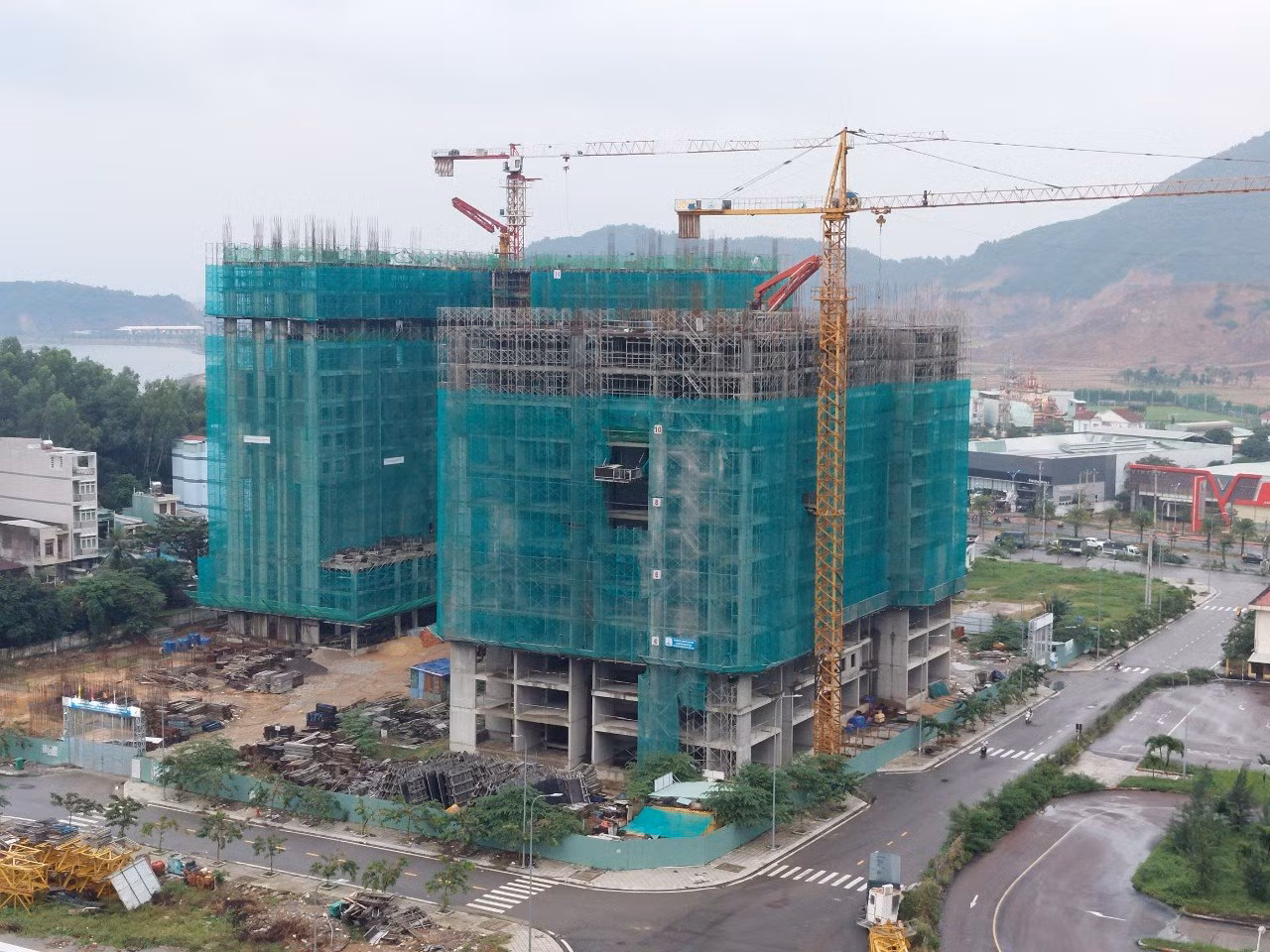 Hội Môi giới Bất động sản Việt Nam (VARS) nhận định các doanh nghiệp thuộc lĩnh vực BĐS bắt đầu xuất hiện những tín hiệu tích cực. (Ảnh minh họa)