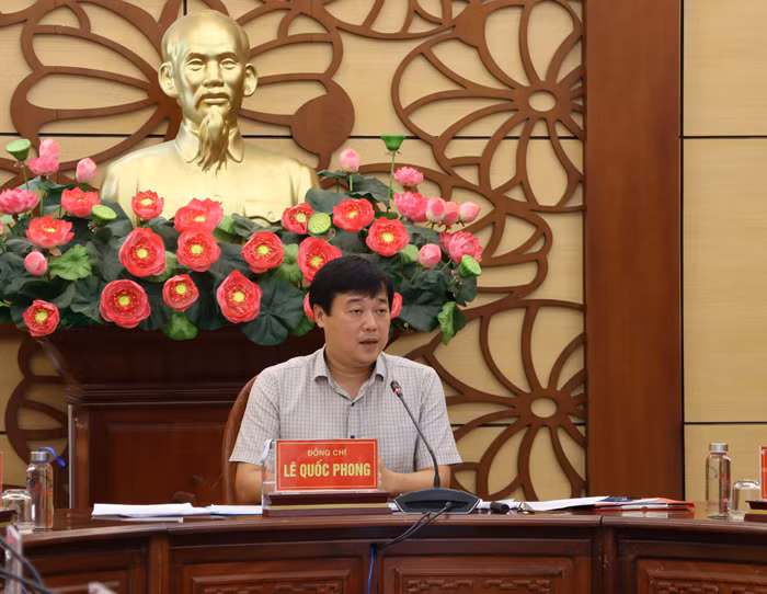 Bí thư Tỉnh ủy Đồng Tháp Lê Quốc Phong phát biểu tại cuộc họp. Ảnh: N. Ánh.