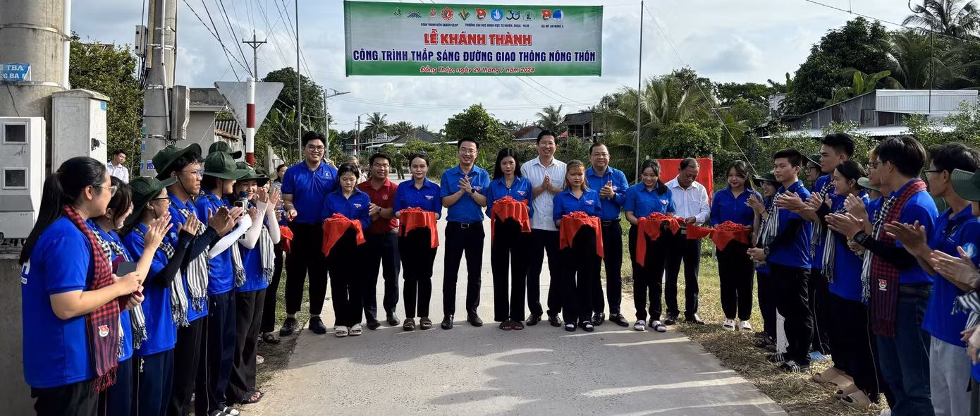 Khánh thành công trình thắp sáng đường quê tại xã Mỹ An Hưng A, huyện Lấp Vò.
