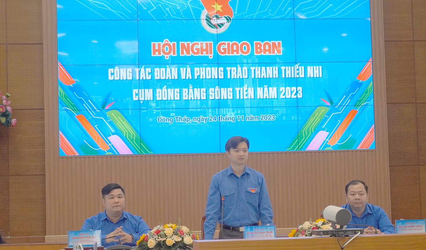 Anh Nguyễn Minh Triết - Bí thư T.Ư Đoàn, Chủ tịch T.Ư Hội Sinh viên Việt Nam phát biểu tại hội nghị.