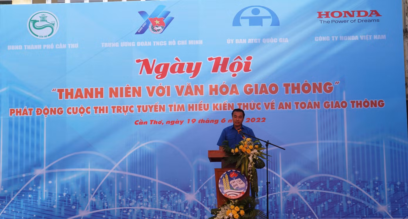 Anh Nguyễn Hải Minh, Ủy viên Ban Thường vụ Trung ương Đoàn, Phó Chủ tịch thường trực Trung ương Hội LHTN Việt Nam phát biểu. Anh Nguyễn Hải Minh, Ủy viên Ban Thường vụ Trung ương Đoàn, Phó Chủ tịch thường trực Trung ương Hội LHTN Việt Nam phát biểu.