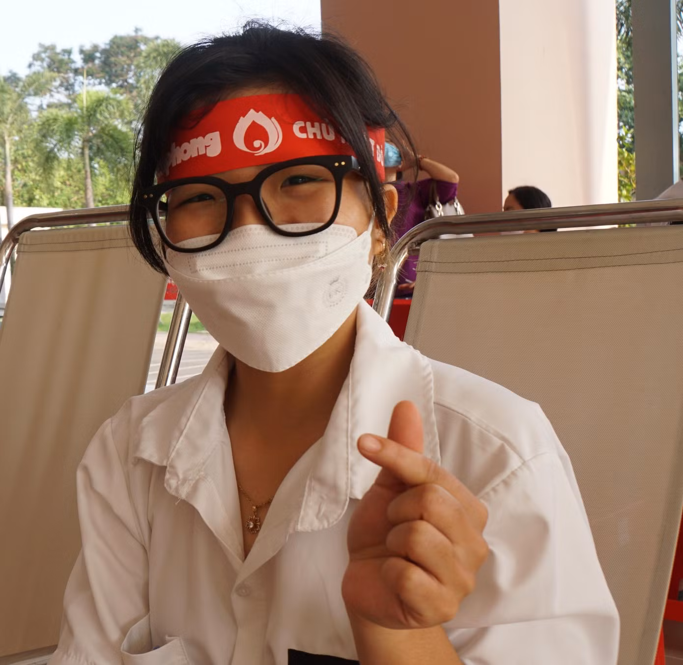 Bạn Đặng Thị Hồng Yến háo hức khi tham gia Chủ nhật Đỏ. - Ảnh: Hòa Hội Bạn Đặng Thị Hồng Yến háo hức khi tham gia Chủ nhật Đỏ. - Ảnh: Hòa Hội