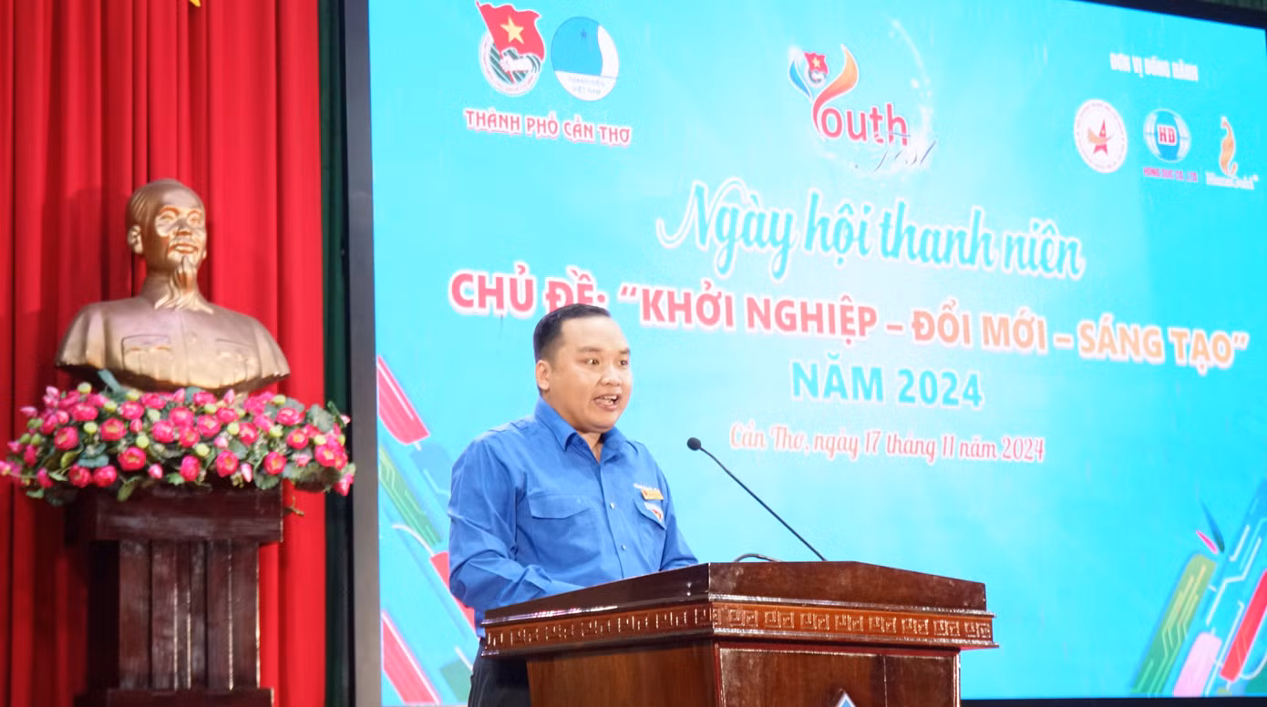 Anh Nguyễn Tứ Thiên - Phó Bí thư Thành Đoàn Cần Thơ phát biểu. Ảnh: Hòa Hội