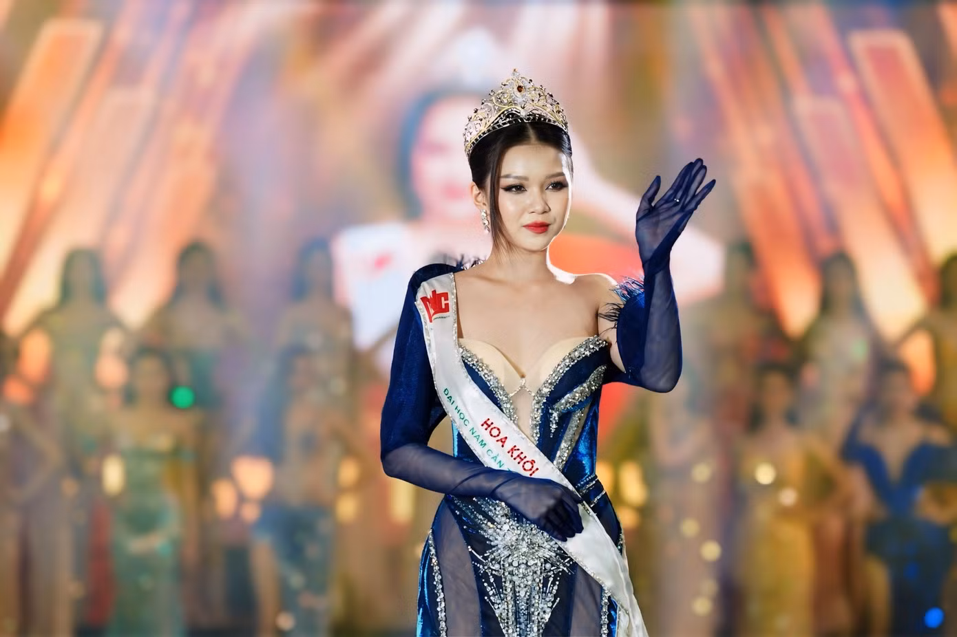 Hoa khôi Nguyễn Huỳnh Hải Lam Hoa khôi Nguyễn Huỳnh Hải Lam