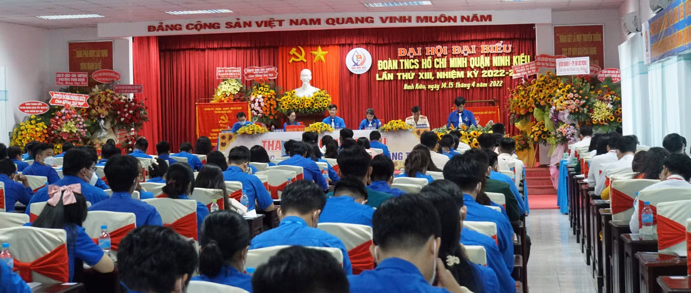 Quang cảnh đại hội
