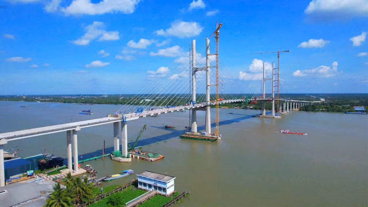 Cầu Rạch Miễu 2 được hợp long hôm 19/4.