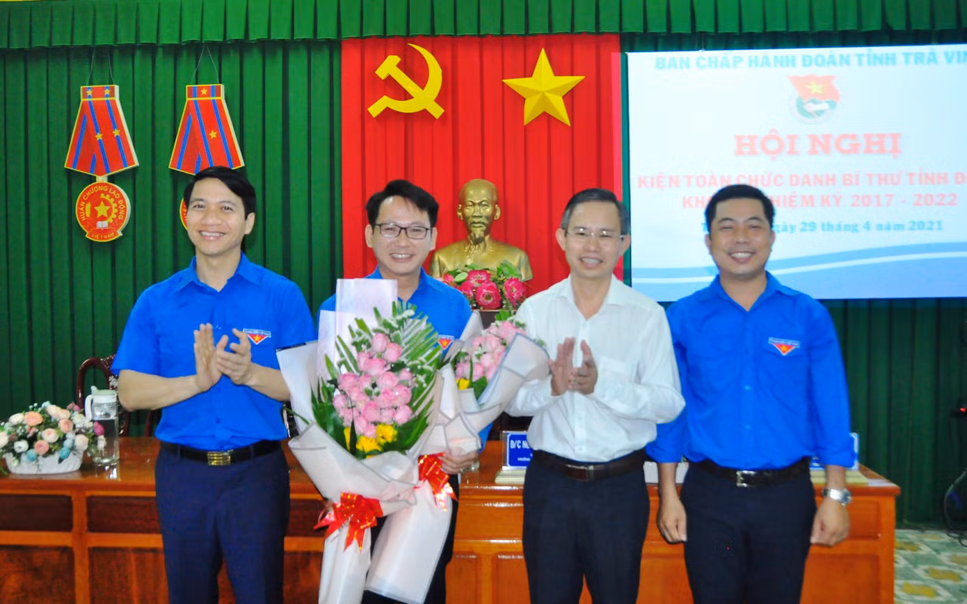 Lãnh đạo Trung ương Đoàn, Tỉnh ủy Trà Vinh chúc mừng tân Bí thư Tỉnh đoàn Trần Trí Cường